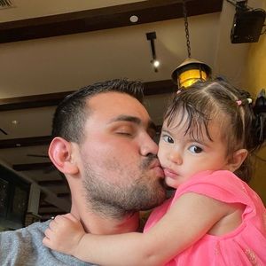 Meet your Posher, Javier